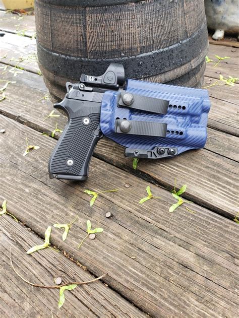 custom kydex light bearing holster.